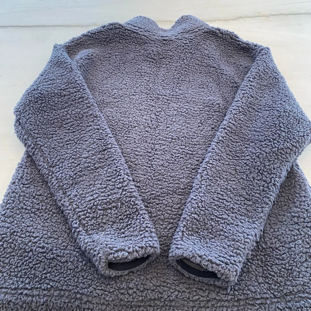 PINK Victoria's Secret Like New Grey Sherpa Zip-Up - Picture 3 of 5